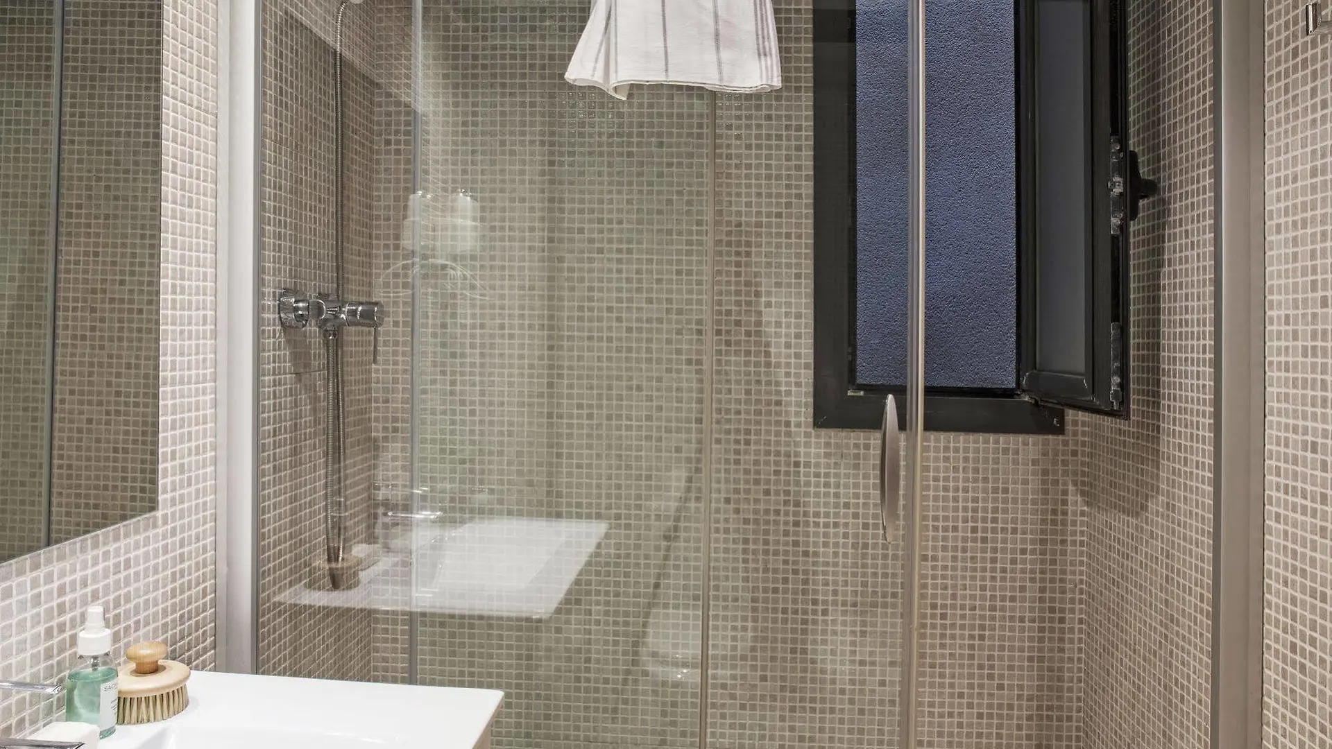 Ainb Eixample-Entenca Apartments Barselona